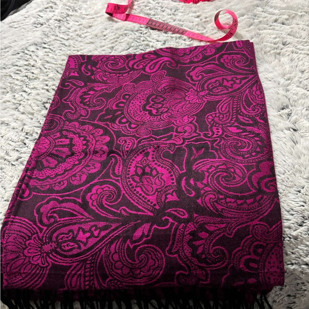 Pashmina Pink and Black Paisley Scarf